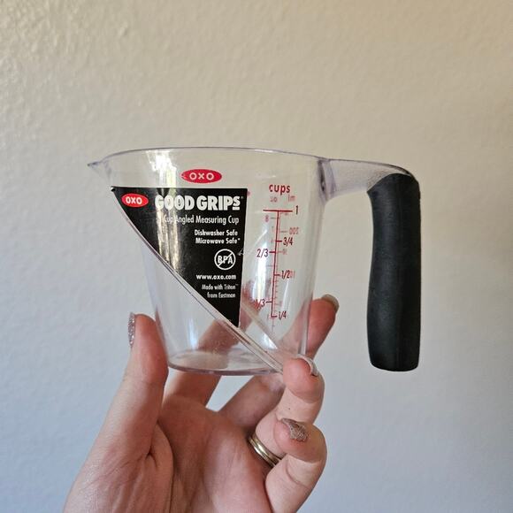 Oxo Good Grips Angle Measuring Cup - Picture 1 of 7